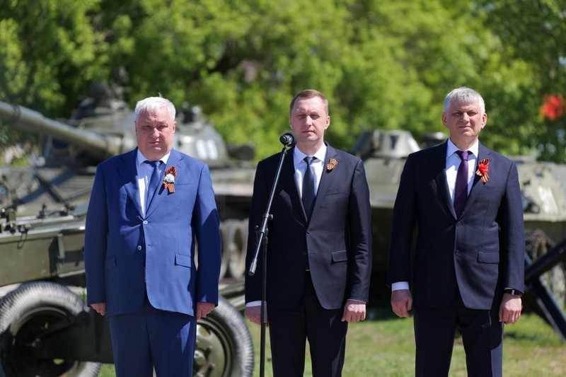 Губернатор Роман Бусаргин поблагодарил партию «Единая Россия» и «Газпром» за работу по сохранению памяти о подвигах и доблести советских солдат.