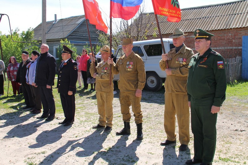 Глава района Александр Зотов поздравил с Днём Победы нашего единственного ветерана Александра Пермякова.